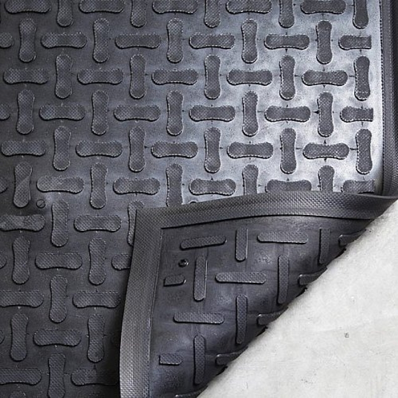 ComfortScrape Work Mat in Black 